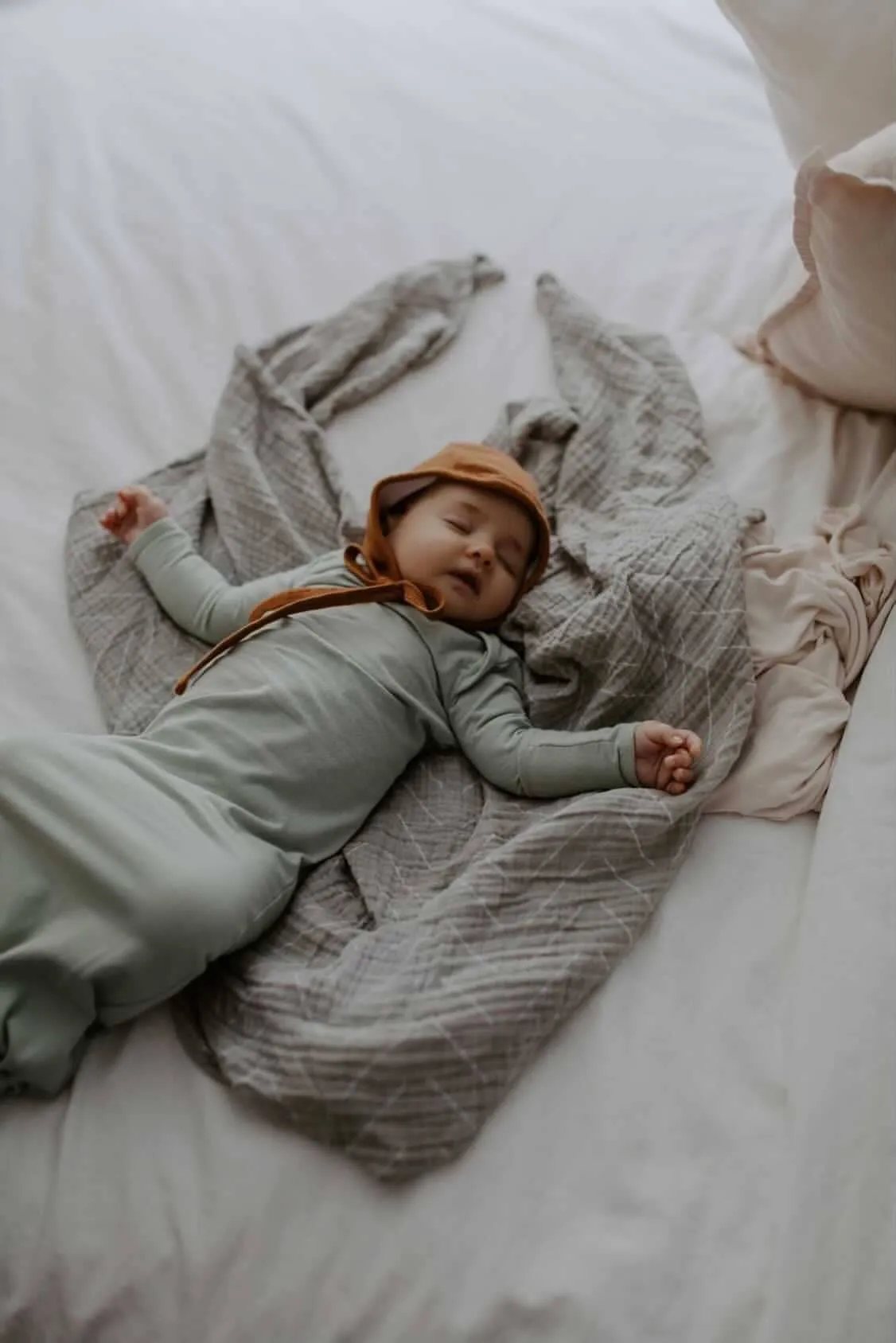 Mint Sage Organic Cotton Knotted Gown: 0-3 Months