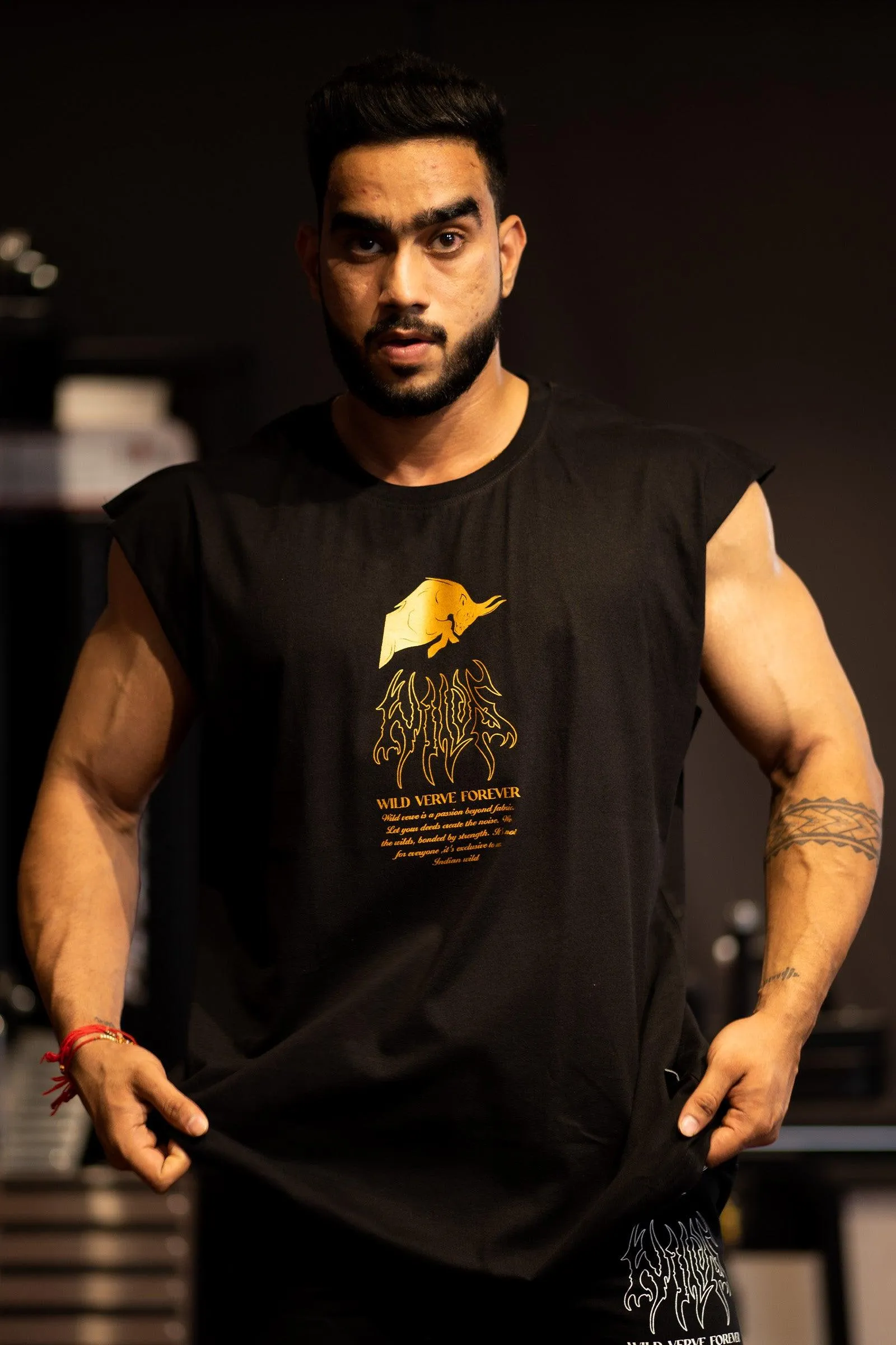 WILDS FLAME "PREMIUM" MUSCLE TEE IN BLACK (GOLD PRINT)